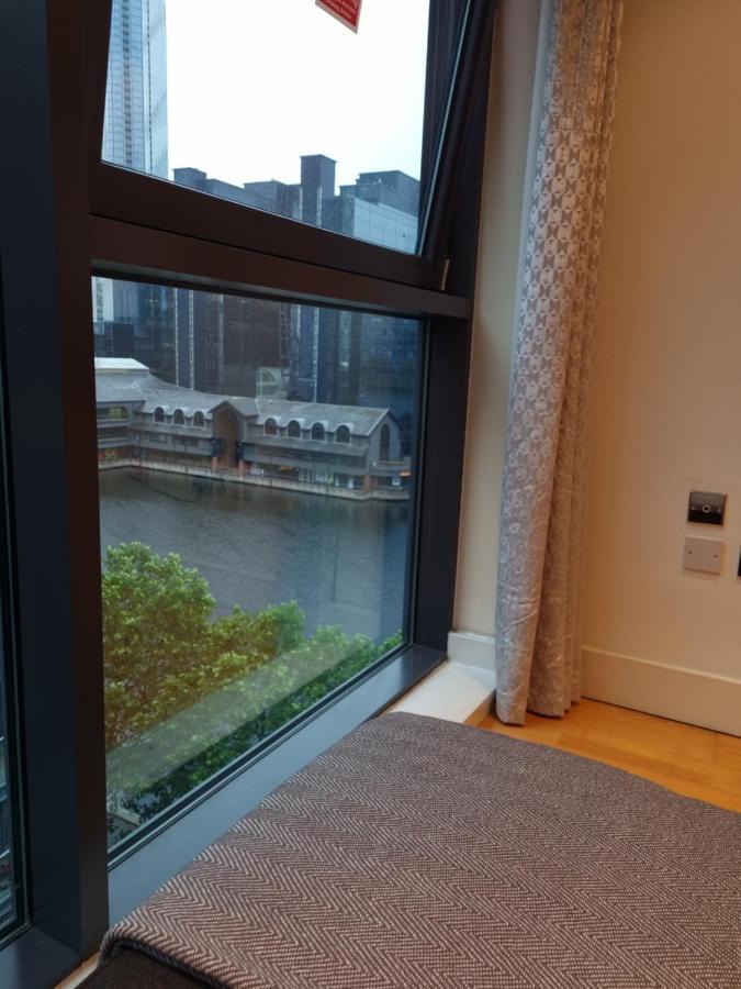 Luxury Waterside Apartment Canary Wharf Лондон Екстериор снимка